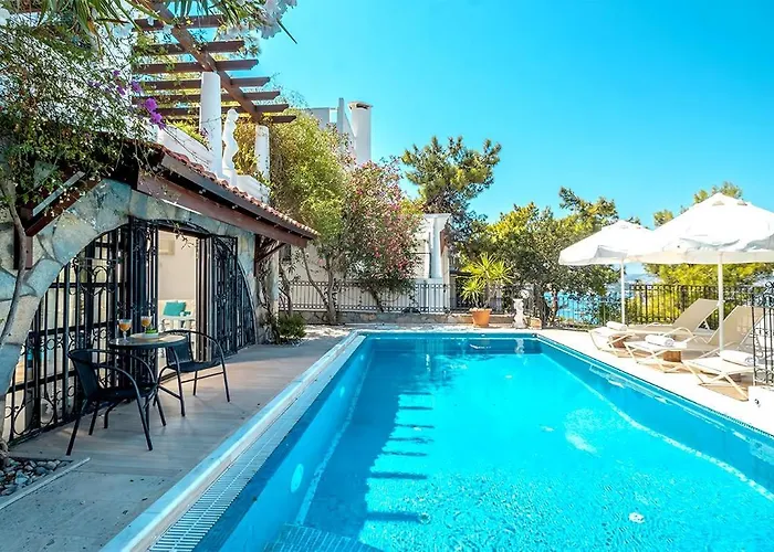 Leila Private Pool Villa *