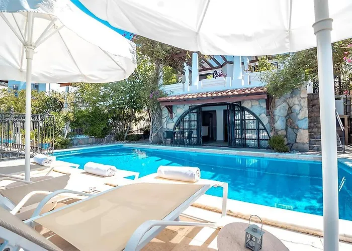 Leila Private Pool Villa